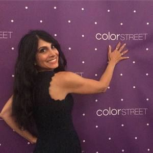 Meet your Posher, Dina